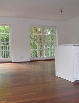 GRÜNBLICK überall! Whg. im EB in stilvoller AB-Villa ( 3 SZ) Gartenstadt Frohnau! GA-Mitnutzung! - Berlin