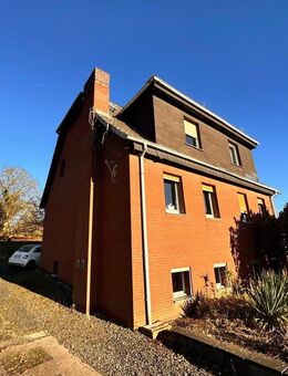 Charmantes Zweifamilienhaus mit großem Grundstück und vielseitigen Nutzungsmöglichkeiten in Söhrewald-Wattenbach! - Söhrewald