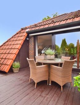 Charmante 2-Zi.-DG-Whg. mit Dachterrasse, TG-Stellplatz & Hobbyraum in ruhiger Lage von HH-Schnelsen - Hamburg