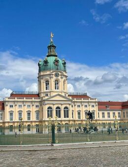 **MEHRFAMILIENHAUS MIT KLEINEM GEWERBEANTEIL DIREKT AM SCHLOSS CHARLOTTENBURG MIT ENTWICKLUNGSPOTENTIAL** - Berlin