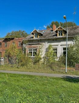 Für den Abriss zu schade: Baufälliges Einfamilienhaus in grüner Lage nahe Fehrbellin - Fehrbellin