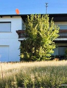 Gepflegtes freistehendes Einfamilienhaus mit viel Platz für die Familie mit Garage und Garten. - Eppelborn