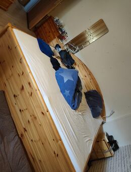 Ehebett und Nachtschränke aus Massivholz - Ockenheim