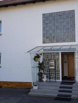 3 Zimmer Dachgeshoßwohnung mit Terasse in Weidenberg - Weidenberg