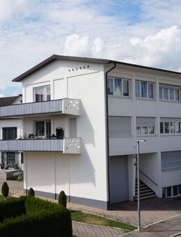 Familienfreundliche 4-Zimmer-Etagenwohnung mit Balkon - Trossingen