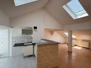 Tolle 4 - Zimmer Wohnung / Renoviert ! - Gera