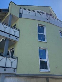 Wunderschön geschnittene sonnige 3-Zimmerwohnung mit EKB und Einzelgarage - Waldbronn