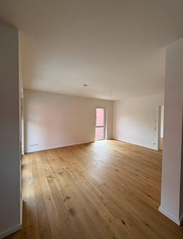 Helle Wohnung mit offener Küche - Berlin