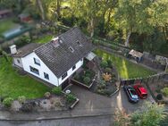 Charmantes EFH am Hang in ruhiger Lage mit Tiefgarage, Carport, Nebengebäuden u. Vieles mehr! - Wildeshausen