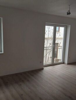 2 Zimmerwohnung, Küche, Bad und Flur, ca 58m2 Teilmöbliert. - Achim
