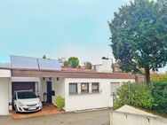 Stuttgart-Hoffeld: Villa mit herrlichem unverbaubarem Fernblick - Einliegerwohnung - Garten - Terrassen - Garage - Schwimmbad - Stuttgart