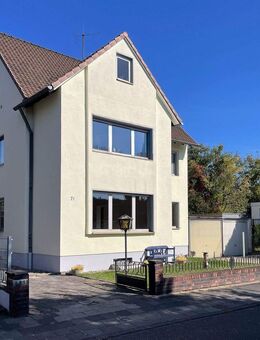 Handwerkertraum: Zweifamilienhaus zum Verwirklichen Ihrer Wohnideen - Troisdorf