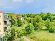 Dachgeschosswohnung mit Balkon, Weitblick und Stellplatz im gepflegten Wohnareal - Potsdam