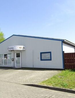 # # # LAGE, LAGE, LAGE!!! Einfamilienhaus m. ELW u. Gewerbehalle in CLP zu verkaufen! # # # - Cloppenburg