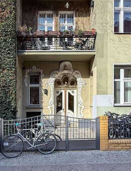 Altbauklassiker mit Erker - Schöneberger 2-Zimmer-Wohnung im Hochparterre - Berlin