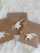 ab 1,60 € .... kleine Glücksbringer Gastgeschenk Stern Sternchen auf Kraftpapier Unterlage Handmade Keraflott Raysin in 53359
