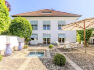 Exklusiv und in Bestlage: Traumvilla mit Parkgrundstück - Meppen