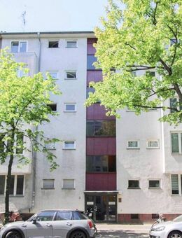 MFH mit deutlichem Entwicklungs- und Wertsteigerungspotenzial im Charlottenburger "Leibniz-Kiez" - Berlin