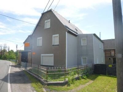 Sanierungsbedürftiges Einfamilienhaus mit großer Werkstatt in Frauendorf / Frohburg