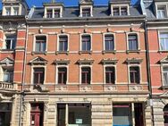Aufwendig sanierter Altbau an einer beliebten Einkaufsstraße im Herzen Pirnas. - Pirna