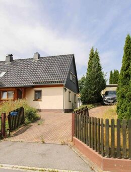 Charmante Doppelhaushälfte mit großem Garten und Ausbaupotenzial am Stadtrand von Chemnitz - Chemnitz