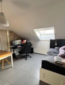 Schöne 1-Zimmer-Wohnung mit Tageslicht-Duschbad für Singles oder Pendler - Eschborn