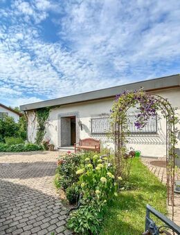 Raum für Generationen - Großes Zweifamilienhaus mit Weitblick und Entwicklungspotenzial - Krauchenwies