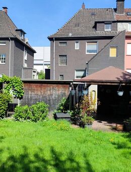Mehrgenerationen! Doppelhaushälfte mit 2 Wohnungen und ausgebautem Dachgeschoss in Recklinghausen - Recklinghausen