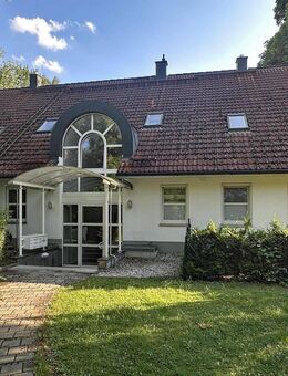 Idyllisches Wohnen: 3 Zimmer-Maisonette-Dachgeschosswohnung mit zwei Balkonen in Gröbenzell - Gröbenzell