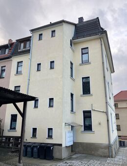 Vollvermietetes MFH mit Garagen, Hinterhaus und einem extra Grundstück! - Meerane