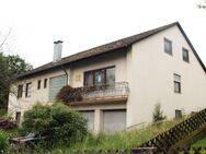 ruhige Ortsrandlage: renovierungsbedürftiges Wohnhaus mit großem Grundstück - Lichtenau (Bayern)