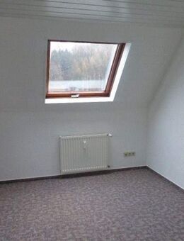 Gemütliche Single-Dachgeschosswohnung mit toller Aussicht - Lichtenstein (Sachsen)