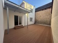 wunderschöne 3-Zi.-Wohnung mit toller Dachterrasse in hervorragend saniertem Wohngebäude - Volkach