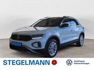 VW T-Roc, 1.5 TSI Life, Jahr 2023 - Lemgo