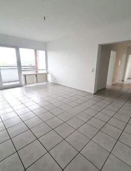 Wohnen oder investieren? 3 Zimmer zum Glück: Renoviert, bezugsfrei, bereit für alles! - Troisdorf