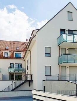 Großzügige 3-Zimmer-Whg. mit Einbauküche - Erlangen