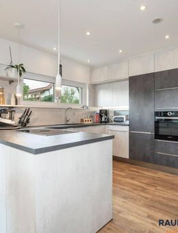*Provisionsfrei* KFW 40+ Einfamilienhaus mit Bungalow behinderten und rollstuhlgerecht - Neualbenreuth