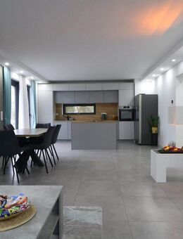 Kernsaniertes Traumhaus in Vöhringen Mitte - Modernes Wohnen mit Garten in ruhiger Lage! - Vöhringen (Bayern)