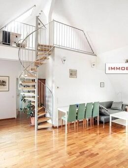 IMMOBERLIN.DE - Fantastische Dachgeschosswohnung mit Westterrasse, Galerieambiente + Lift in gefragter Lage - Berlin