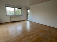 Gut aufgeteilte 4,5-Zimmer-Wohnung mit Balkon und Garage ! - Bad Abbach