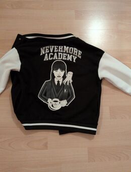 Wednesday Strickjacke für Kinder in Größe 152 zu verkaufen - Braunschweig