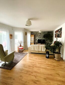Viel Raum zum Leben: Familienfreundliches, energieeffizientes EFH mit eingewachsenem Garten - Holzkirchen (Regierungsbezirk Oberbayern)