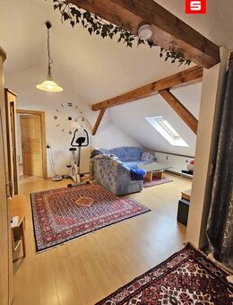 Charmante 2-Zimmer-Dachgeschosswohnung in Bindlach - Bindlach