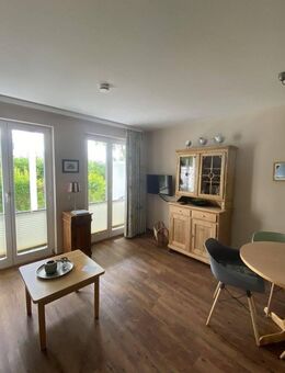 Zentrale ruhig gelegene möbl. Ferienwohnung mit Einbauküche, Terrasse & Parkplatz im Ostseebad Binz - Binz (Ostseebad)