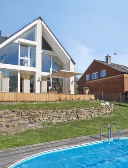 Architektonisches Highlight mit Pool: Modernes Einfamilienhaus mit lichtdurchfluteter Offenheit - Beckum