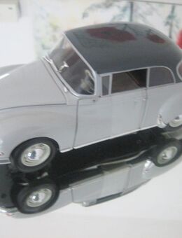 Revell--Auto Union 1000 1:18 -- - Meckenheim
