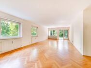 AIGNER - Großzügig geschnittene Erdgeschosswohnung mit Gartenflair in ruhiger Top-Lage Nymphenburgs - München