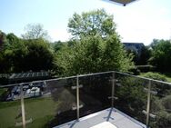 Etagen Wohnung - komplett möbliert - gehobene Ausstattung - großer Balkon direkt am Kurpark - Bad Salzuflen