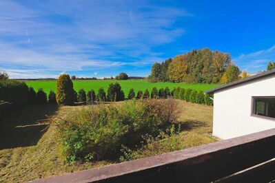 ***Weitblick ins Grüne*** Einfamilienhaus mit weitläufigem Grundstück und Einliegerwohnung