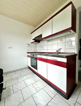 Charmante 2-Zimmer-Eigentumswohnung mit Einbauküche & Carport in ruhiger Lage von Hummeltal - Hummeltal